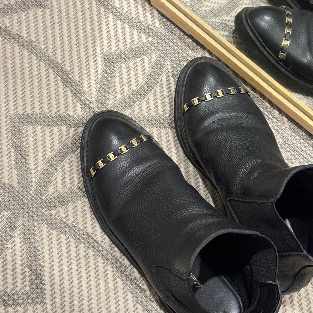 Black leather Chelsea boots